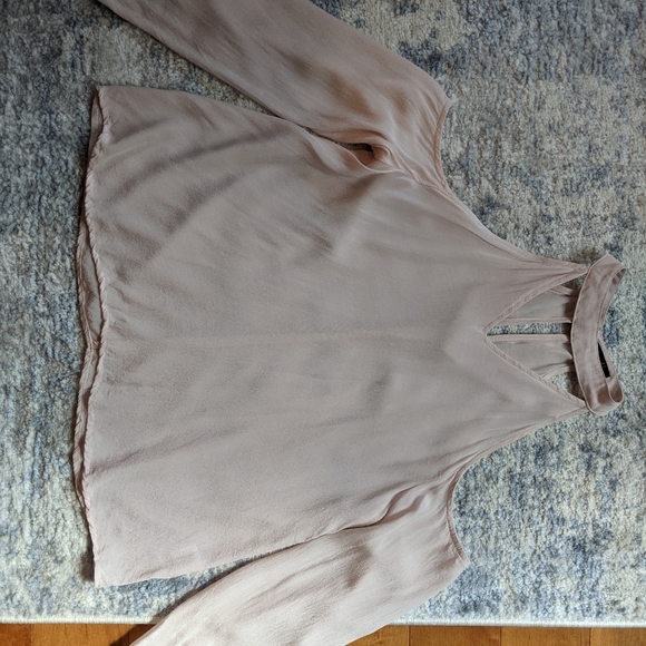 Pink cold shoulder collared top - Picture 3 of 5